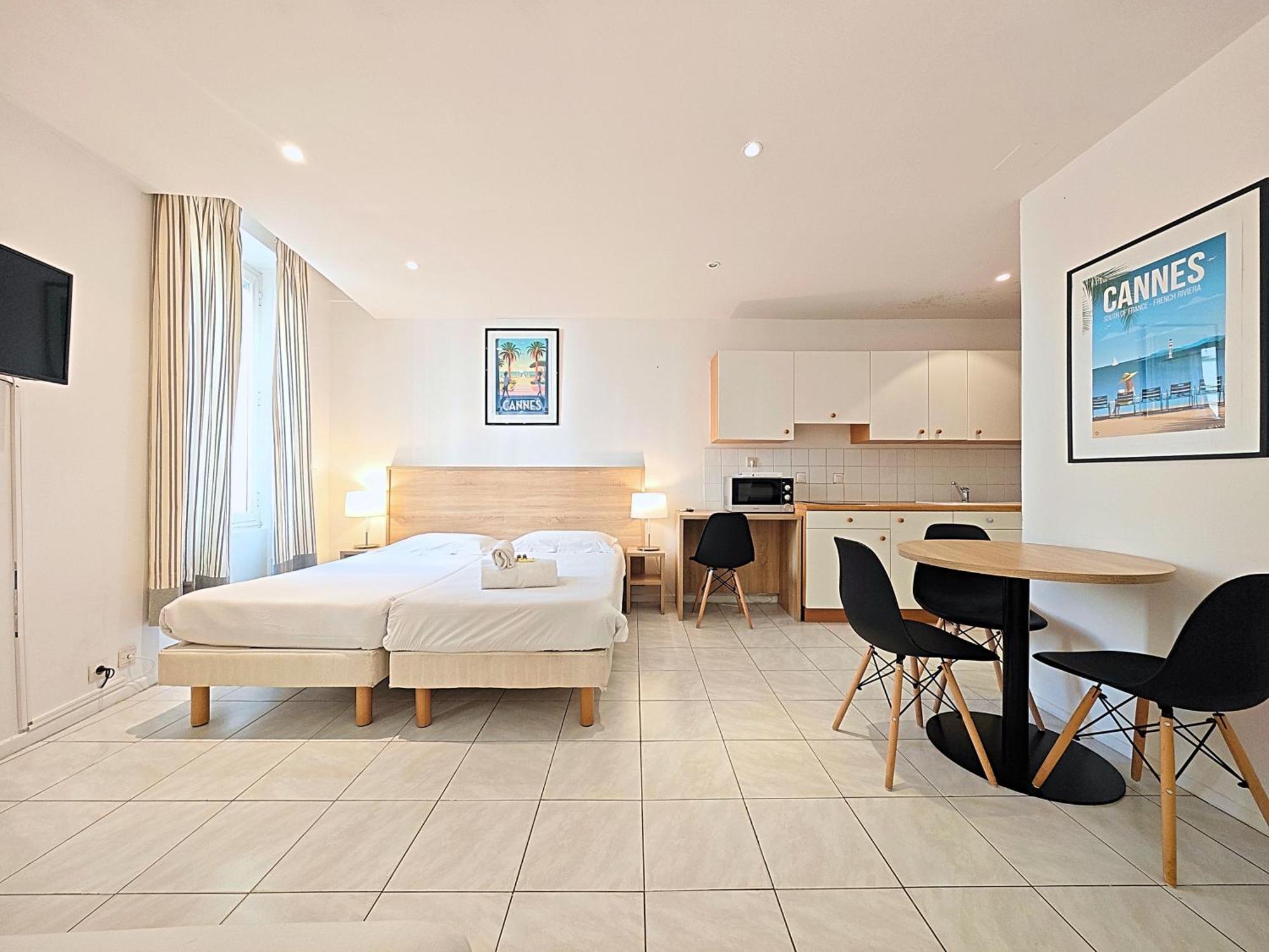 Viva Riviera 6 Rue Commandant André * Cannes